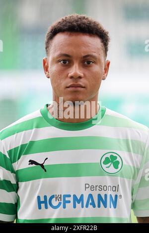 4. Juli 2024, Bayern, Fürth: Fußball: Bundesliga 2, Mediaday SpVgg Greuther Fürth, Roberto Massimo. Foto: Daniel Löb/dpa - WICHTIGER HINWEIS: Gemäß den Vorschriften der DFL Deutschen Fußball-Liga und des DFB Deutschen Fußball-Bundes ist es verboten, im Stadion und/oder des Spiels aufgenommene Fotografien in Form von sequenziellen Bildern und/oder videoähnlichen Fotoserien zu verwenden oder zu nutzen. Stockfoto