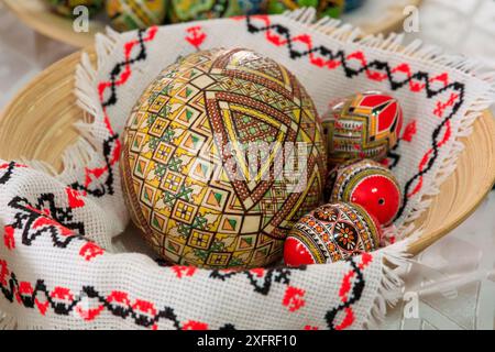 Europa, Rumänien. Bukowina, Moldawien, berühmt für bemalte Eier, die zu Osterferien dekorativ sind. 22. 10. 2016 Stockfoto