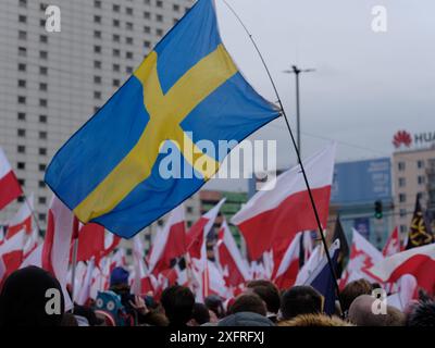 Menschen feiern den Tag der Unabhängigkeit Polens in Warschau, Polen. Stockfoto