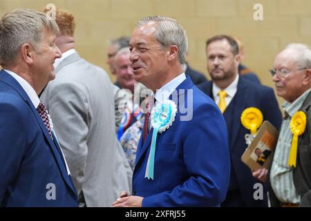 Der britische Reformführer Nigel Farage im Clacton Leisure Centre in Clacton, Essex, während der Wahlen 2024. Bilddatum: Freitag, 5. Juli 2024. Stockfoto