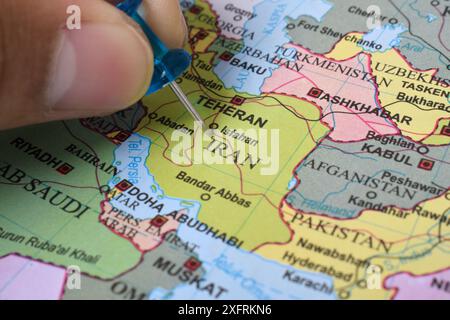 PIN on Iran of the World Map. Nahaufnahme und selektiver Fokus Stockfoto