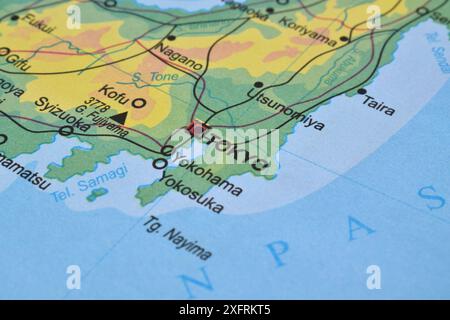Tokio, Japan der Weltkarte. Nahaufnahme und selektiver Fokus. Reisekonzept Stockfoto