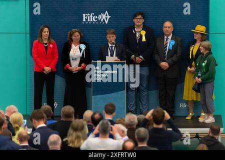 Glenrothes, Schottland. Juli 2024. Wahl im Vereinigten Königreich: Ken Gourlay, der Wahlleiter des Fife Council, gibt das Ergebnis der britischen Parlamentswahlen für die Wahlkreise Cowdenbeath und Kirkcaldy bekannt. Quelle: Tim Gray/Alamy Live News Stockfoto