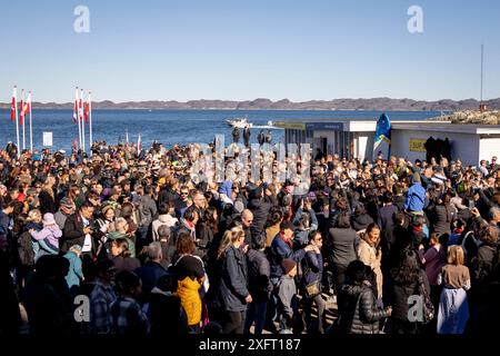 Nuuk, Groenland. Juli 2024. König Frederik X bei Ankunft in Nuuk in Grönland, Donnerstag, 4. Juli 2024. Das Königspaar besucht offiziell Grönland vom 29. Juni bis 6. Juli 2024. Der Besuch beginnt in der Disko Bay und das königliche Paar reist dann mit Dannebrog nach Süden entlang Grönlands Westküste. (Foto: Ida Marie Odgaard/Ritzau Scanpix) Credit: Ritzau/Alamy Live News Stockfoto