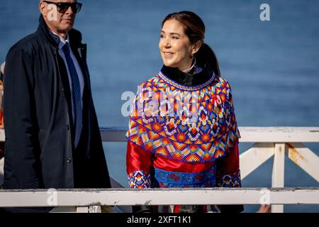 Nuuk, Groenland. Juli 2024. Königin Maria bei Ankunft in Nuuk in Grönland, Donnerstag, 4. Juli 2024. Das Königspaar besucht offiziell Grönland vom 29. Juni bis 6. Juli 2024. Der Besuch beginnt in der Disko Bay und das königliche Paar reist dann mit Dannebrog nach Süden entlang Grönlands Westküste. (Foto: Ida Marie Odgaard/Ritzau Scanpix) Credit: Ritzau/Alamy Live News Stockfoto