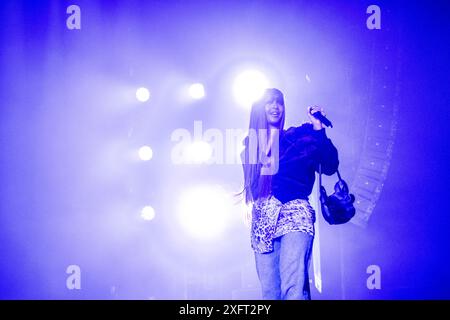 Roskilde, Dänemark. Juli 2024. Die britische Sängerin PinkPantheress tritt am 4. Juli 2024 in der Arena Scene beim Roskilde Music Festival in Dänemark auf. Quelle: Ritzau/Alamy Live News Stockfoto