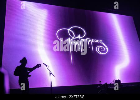 Roskilde, Dänemark. Juli 2024. Die britische Sängerin PinkPantheress tritt am 4. Juli 2024 in der Arena Scene beim Roskilde Music Festival in Dänemark auf. Quelle: Ritzau/Alamy Live News Stockfoto