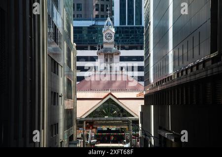 Lau Pa Sat und sein unverwechselbarer Uhrenturm, ein nationales Denkmal in Singapur. Stockfoto