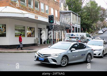 Australische Limousine Taxi Fahrzeug, Silver Service Taxi in Kirribilli, Lower North Shore, Sydney, Australien Stockfoto