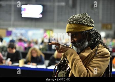 Glasgow, Großbritannien. Juli 2024. Glasgow, Schottland. 5. Juli 2024: Graham Campbell, Scottish National Party (SNP). Szenen aus dem Glasgow Election Count in der Emirates Arena (Sir Chris Hoy Velodrome) am letzten Vorabend der Parlamentswahlen 2024 in Großbritannien, wo Wahlurnen geladen und gezählt werden und Parteikandidaten beobachtet und gezählt werden. Foto: Colin D Fisher. Quelle: Colin Fisher/Alamy Live News Stockfoto