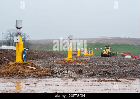 Siedlungsabfälle entsorgen. Lagerung und Verteilung von Biogas in der Deponieabfalllagerung. Stockfoto