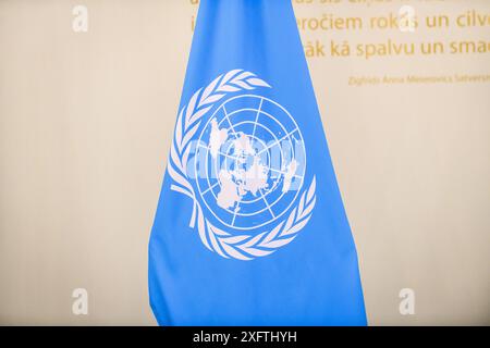 RIGA, Lettland. Juli 2024. Baiba Braze, Außenminister von Lettland, trifft sich mit Dennis Francis, dem Präsidenten der 78. Tagung der UN-Generalversammlung. Quelle: Gints Ivuskans/Alamy Live News Stockfoto