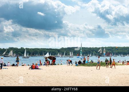 Windjammer Parade, Kieler Woche 2024, Falkenstein Beach, Kiel, Kieler Fjord, Falkenstein Beach, Kiel, Schleswig-Holstein, Deutschland, Stockfoto