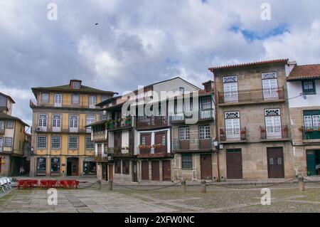 18-02-2014 Guimarães, Portugal - Ein atemberaubender platz mit seiner bemerkenswerten Architektur und seinem Charme Stockfoto