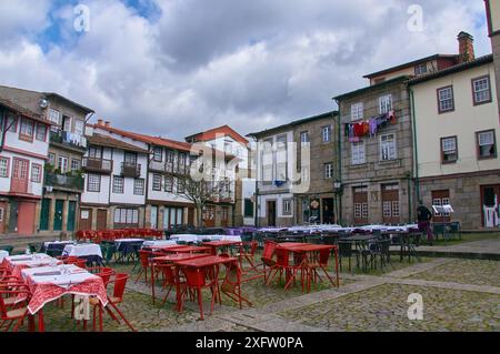 18-02-2014 Guimarães, Portugal - Ein atemberaubender platz mit seiner bemerkenswerten Architektur und seinem Charme Stockfoto