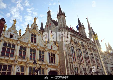 30-10-2014 Brüssel, Belgien - herrlicher Blick auf Brugse Vrije und die beeindruckenden architektonischen Fassaden des Rathauses von Brügge Stockfoto