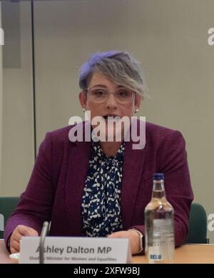 BILDER ABLEGEN. Juli 2024. Die Labour-Abgeordnete Ashley Dalton hat ihren Sitz in West Lancashire nach den gestrigen Parlamentswahlen beibehalten. Westminster, Großbritannien. März 2024. Ashley Dalton, Abgeordneter der Labour Party, nimmt an einer Parlamentarischen Veranstaltung im Portcullis House im House of Commons in Westminster Teil. Kredit: Maureen McLean/Alamy Stockfoto