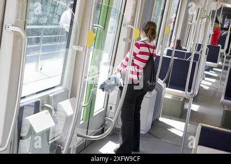 Pendler. Straßenbahn. Bilbao Bizkaia, Baskenland. Spanien. Stockfoto