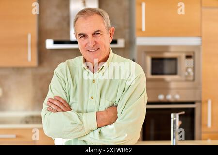 Mann in der Küche Stockfoto
