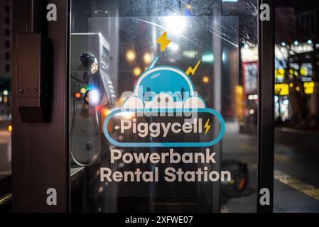 Powerbank-Verleihstation zum Aufladen von Mobiltelefonen und Geräten, am 9. März 2024 in Seoul, der Hauptstadt Südkoreas Stockfoto