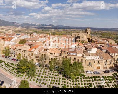 LaGuardia aus der Vogelperspektive und Kirche San Juan, Alava, Baskenland, Spanien. Stockfoto