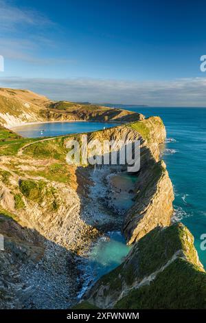 Stepper Hole und Lulworth Cove, West Lulworth, Isle of Purbeck, Dorset, England, UK. Dezember 2014. Stockfoto