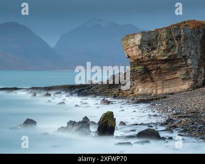 Black Cuillins aus Elgol, Isle of Skye, Innere Hebriden, Schottland, Großbritannien. Februar 2016. Stockfoto