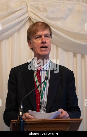 SPEICHERT BILDER. Juli 2024. Stephen Timms wurde nach den gestrigen Parlamentswahlen zum Parlamentsabgeordneten für East Ham gewählt. Westminster, Großbritannien. November 2023. Stephen Timms Abgeordneter nimmt an einem Paliamentsempfang im Unterhaus Teil. Kredit: Maureen McLean/Alamy Stockfoto