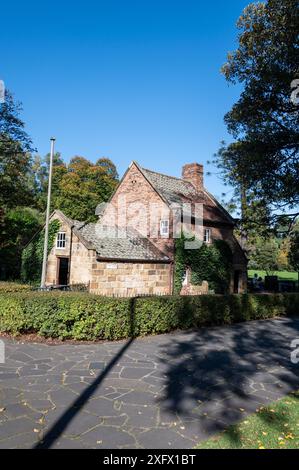 Die Heimat von Captain Cook, der Australien 1770 entdeckte, befindet sich in den Fitzroy Gardens in Melbourne, Victoria, Australien. Das Ferienhaus ist bekannt als „ Stockfoto