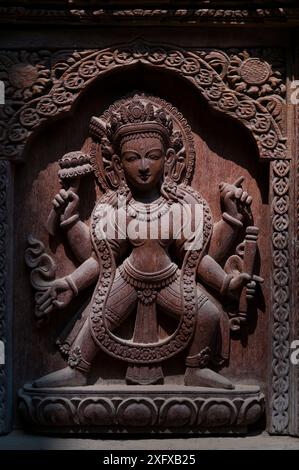 Holzschnitzereien im Malla&#39;s Royal Palace, Bhaktapur Durbar Square Complex, Durbar Marg, Patan, Lalitpur Metropolitan City, Kathmandu Valley, Nepal. Februar 2018. Stockfoto