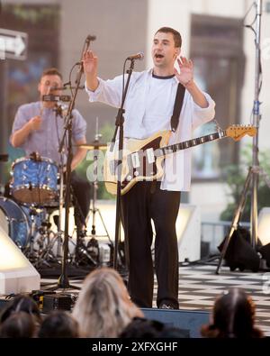 New York, USA. Juli 2024. Jack Antonoff, Bühnenmalerei für NBC Today Show Citi Concert Series with Bleachers, Rockefeller Plaza, New York, New York, NY, 5. Juli, 2024. Quelle: Simon Lindenblatt/Everett Collection/Alamy Live News Stockfoto