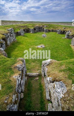 Eingang des Stanydale Tempels, neolithische Stätte auf dem Festland der Shetland Islands, Schottland, Großbritannien, Mai 2018 Stockfoto