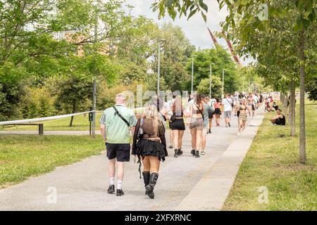 Torino, Italien. Juli 2024. Alcune immagini delle Code per entrare all'undicesima edizione del Kappa FutureFestival presso Parco Dora a a Torino, Italia - Cronaca - Venerdì 5 Luglio 2024 - (Foto Giacomo Longo/LaPresse) einige Bilder der Reihe, die bei der 11. Ausgabe des Kappa FutureFestivals im Parco Dora in Turin erscheinen soll, Italien - News - Freitag, 5. Juli 2024 - (Foto Giacomo Longo/LaPresse) Credit: LaPresse/Alamy Live News Stockfoto