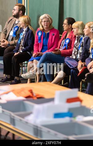 Tory Anna Firth beim Verifizierungs- und Wahlverfahren für die Parlamentswahlen 2024 in Southend on Sea, Essex, UK Stockfoto