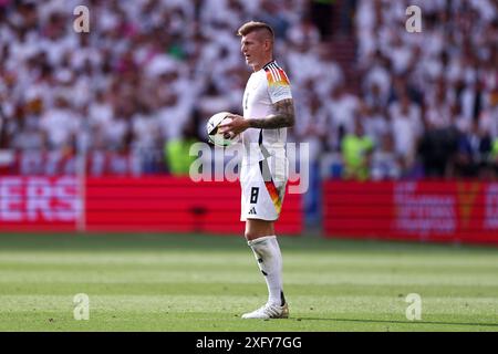 Stuttgart, Deutschland. Juli 2024. Toni Kroos aus Deutschland sieht beim Viertelfinalspiel der UEFA Euro 2024 zwischen Spanien und Deutschland am 5. Juli 2024 in der Arena Stuttgart in Stuttgart an Stockfoto