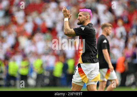 Stuttgart, Deutschland. Juli 2024. Robert Andrich (23) aus Deutschland mit rosa Haaren vor einem Fußballspiel zwischen den Nationalmannschaften Spaniens und Deutschlands im Viertelfinale der UEFA Euro 2024 am Freitag, den 5. Juli 2024 in Stuttgart. Quelle: Sportpix/Alamy Live News Stockfoto