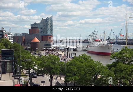 Europa, Deutschland, Hansestadt Hamburg, St. Pauli Landungsbrücken, Elbphilharmonie, Museumsschiff Cap San Diego, Überseebrücke Stockfoto