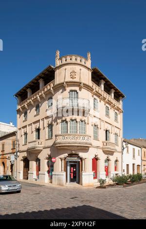 Historisches Gebäude, Santander Bank, Campos, Mallorca, Balearen, Spanien, Europa Stockfoto