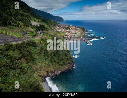 Blick auf die Küstenlandschaft und das Dorf Seixal, Ilha de Madeira, Atlantik, Madeira Insel, Portugal Stockfoto