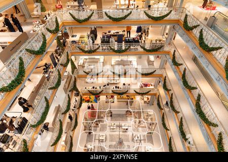 La Samaritaine, luxuriöses Kaufhaus zur Weihnachtszeit, Paris, Ile de France, Frankreich Stockfoto