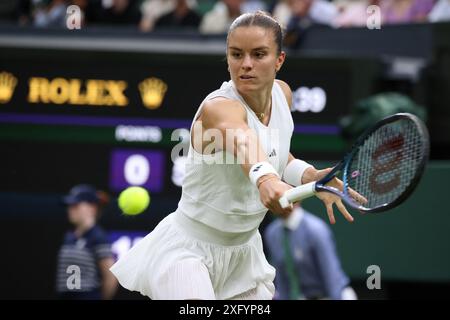 Wimbledon, London, Großbritannien. Juli 2024. Maria Sakkari aus Griechenland während ihres dritten Rundenspiels gegen Emma Raducanu am Centre Court in Wimbledon. Quelle: Adam Stoltman/Alamy Live News Stockfoto