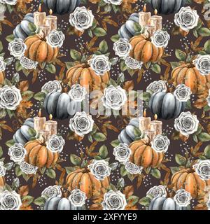 Schwarze und orangene Kürbisse, Wachskerzen, weiße Rosen mit Herbstblättern und Beeren. Nahtloses Aquarellmuster auf braunem Hintergrund. Geeignet für Ha Stockfoto