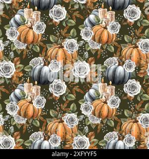 Schwarze und orangene Kürbisse, Wachskerzen, weiße Rosen mit Herbstblättern und Beeren. Nahtloses Aquarellmuster auf grünem Hintergrund. Geeignet für Ha Stockfoto