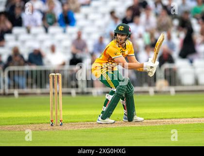 Nottingham, Vereinigtes Königreich, Trent Bridge Cricket Ground. Juli 2024. Vitality Blast T20. Notts Outlaws gegen Leicestershire Foxes. Im Bild: Joe Clarke (Notts Outlaws) schlägt. Quelle: Mark Dunn/Alamy Live News Stockfoto