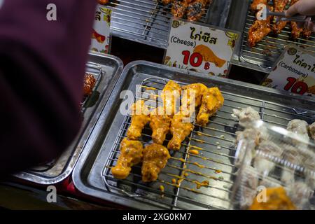 Ein Stockfoto zu „Bonchon“ würde wahrscheinlich eine Szene oder ein Bild zeigen, die mit der beliebten südkoreanischen Restaurantkette „Bonch“ in Verbindung steht Stockfoto