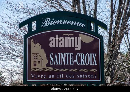 Willkommen beim Sainte-Croix-Schild auf QC 132 in Quebec, Kanada Stockfoto