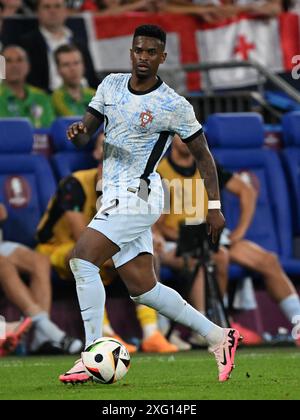 GELSENKIRCHEN - Nelson Semedo aus Portugal beim Gruppenspiel der UEFA EURO 2024 zwischen Georgien und Portugal in der Arena AufSchalke am 26. Juni 2024 in Gelsenkirchen. ANP | Hollandse Hoogte | Gerrit van Keulen Stockfoto