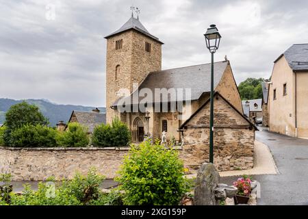 Romanische Kirche, Mont-Dorf, Louron-Tal, Westkitanien, Pyrenäen-Gebirge, Frankreich Stockfoto