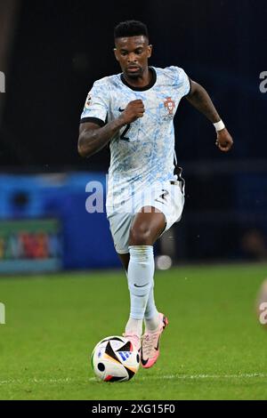 GELSENKIRCHEN - Nelson Semedo aus Portugal beim Gruppenspiel der UEFA EURO 2024 zwischen Georgien und Portugal in der Arena AufSchalke am 26. Juni 2024 in Gelsenkirchen. ANP | Hollandse Hoogte | Gerrit van Keulen Stockfoto