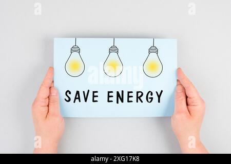 Energiesparen steht auf dem Papier, Glühbirnen, steigende Strom- und Gaskosten, Vorschriften für den Winter, Sanktionen gegen russland Stockfoto